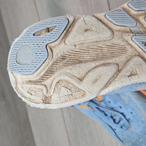 Hoka One One  Women's Clifton 9 Running Athletic Shoes Sneakers Sz 9.5B - Picture 12 of 12